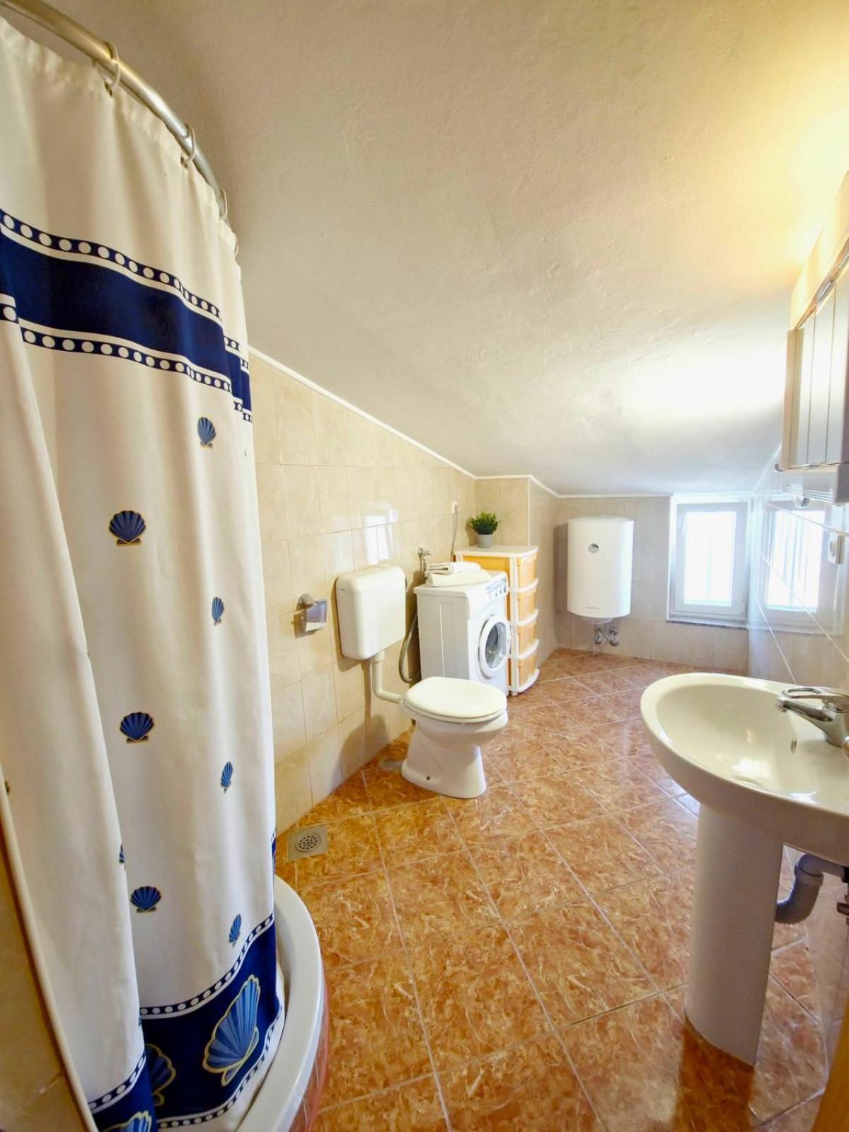 Apartment Jelena Rab Town Bagian luar foto