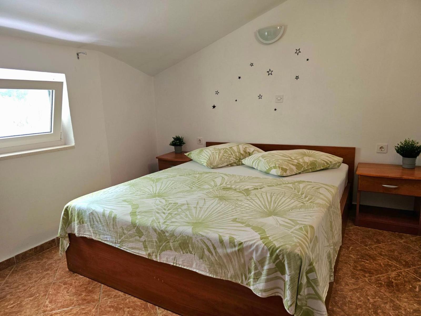 Apartment Jelena Rab Town Bagian luar foto