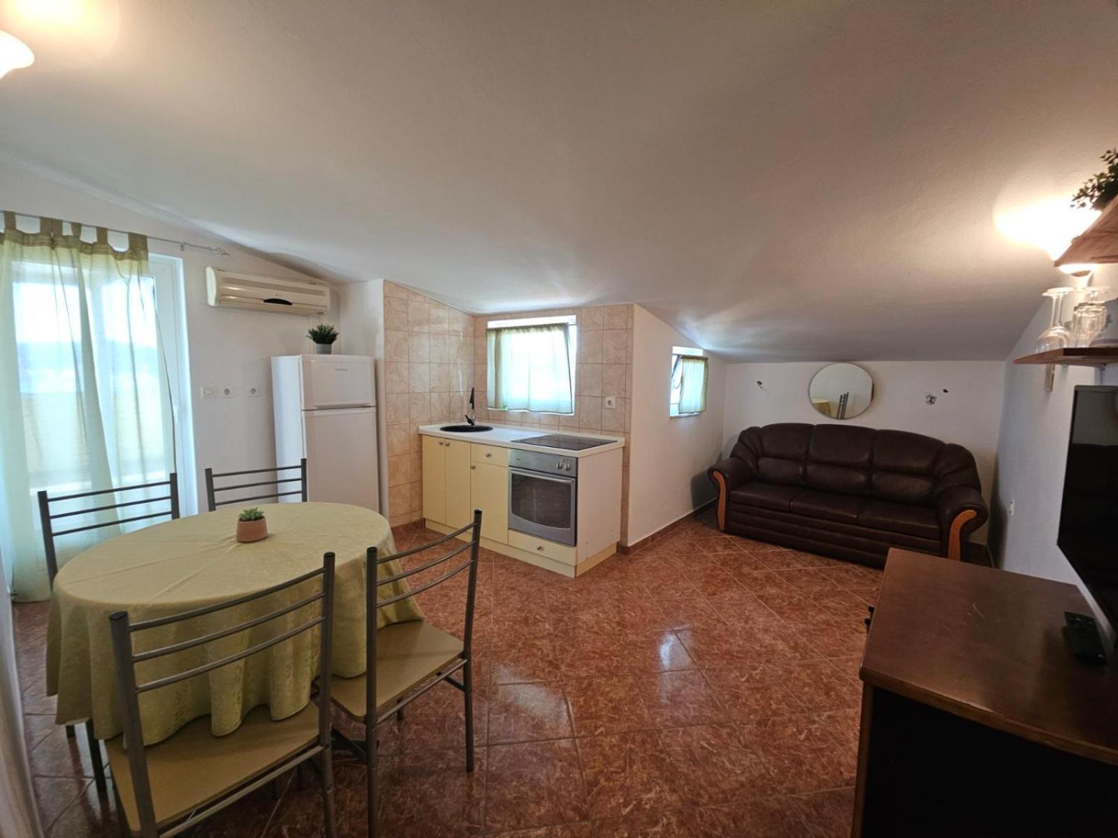 Apartment Jelena Rab Town Bagian luar foto