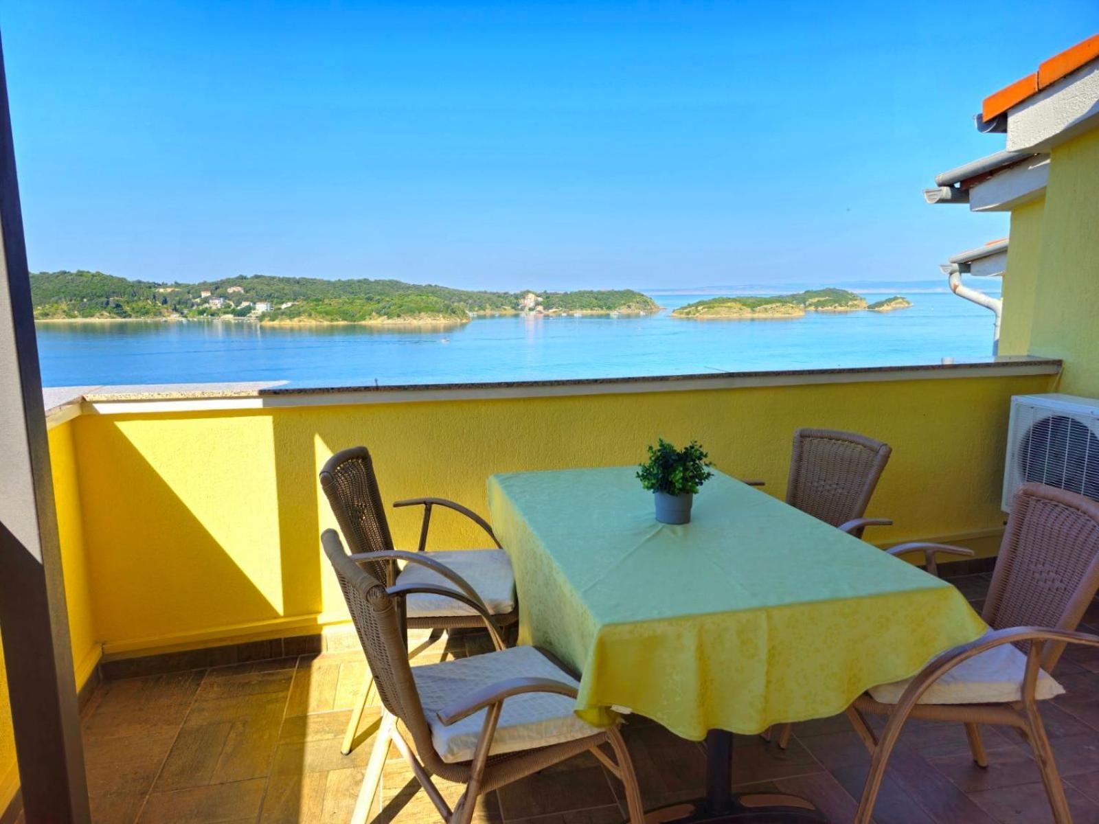 Apartment Jelena Rab Town Bagian luar foto