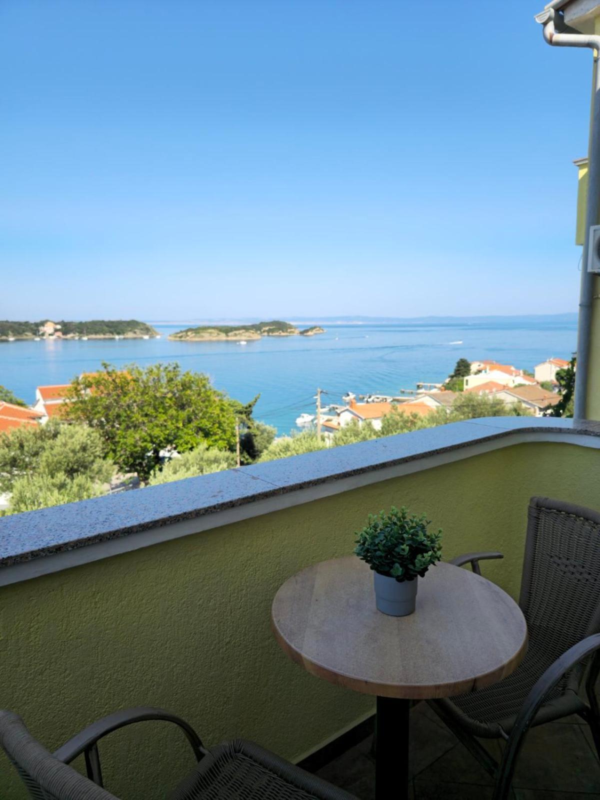 Apartment Jelena Rab Town Bagian luar foto
